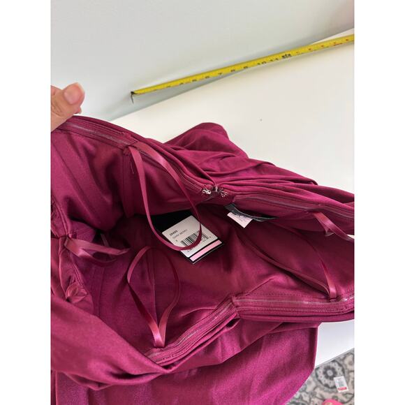 La Femme No 28450 Off the Shoulder Evening Gown Dress Size 8 Ruched Prom NWT - Picture 14 of 15